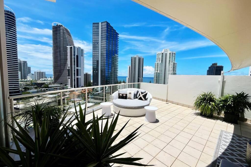 Private Sky Terrace Classic Penthouse 2 Car Parks Appartement Gold Coast Buitenkant foto